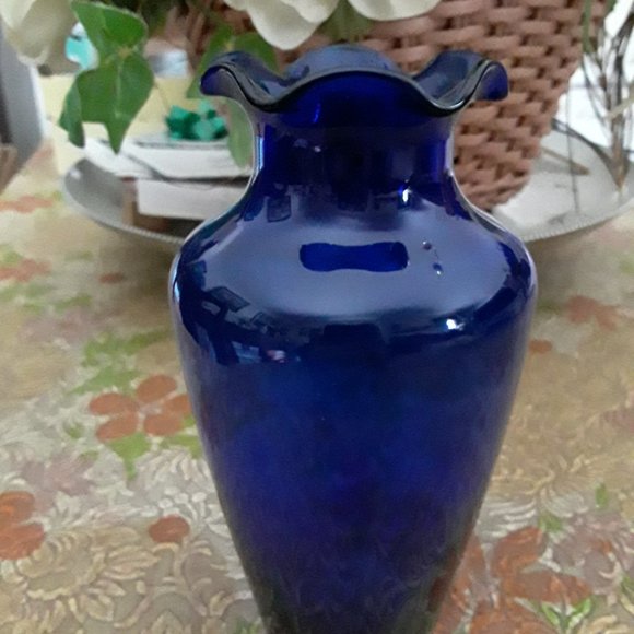 Vintage Cobalt Blue Glass Vase with Ruffled Rim - Picture 5 of 5